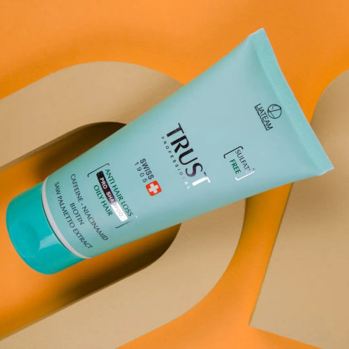 شامپو تخصصی ضد ریزش موهای چرب تراست ۲۰۰ میل — تقویتکننده و کنترل چربی پوست سر